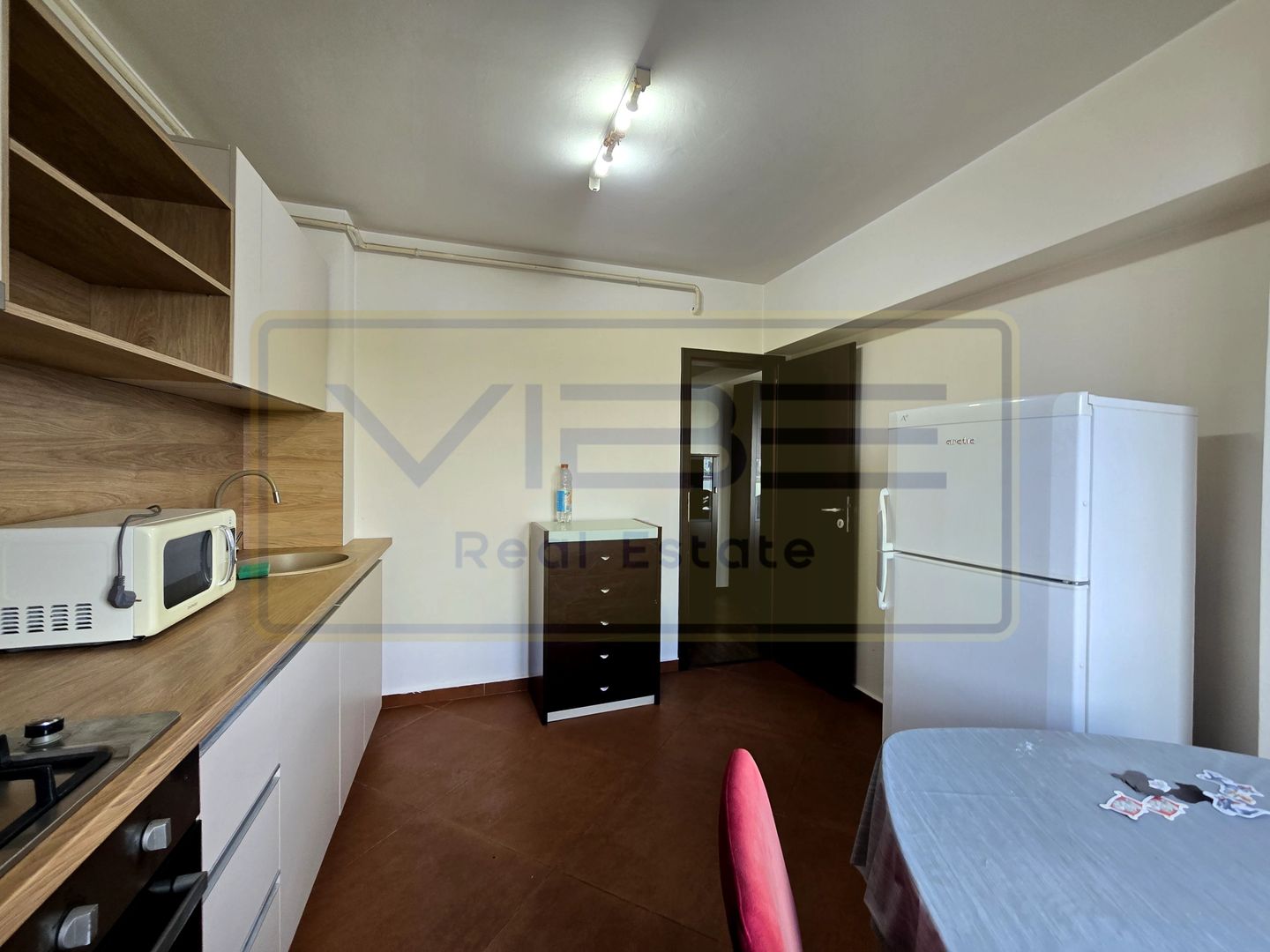 Central- Podu de Fier - 4 rooms -112mp -Panoramic View - Poză 2