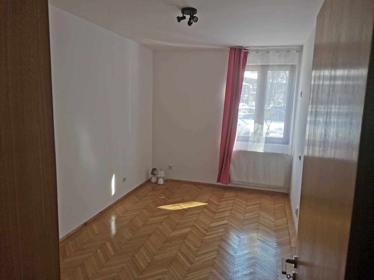 APARTAMENT ZONA PRIMAVERII - Poză 2