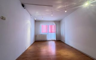 Apartament 3 camere, decomandat, etajul 3/4 - Cisnadie - Poză 2
