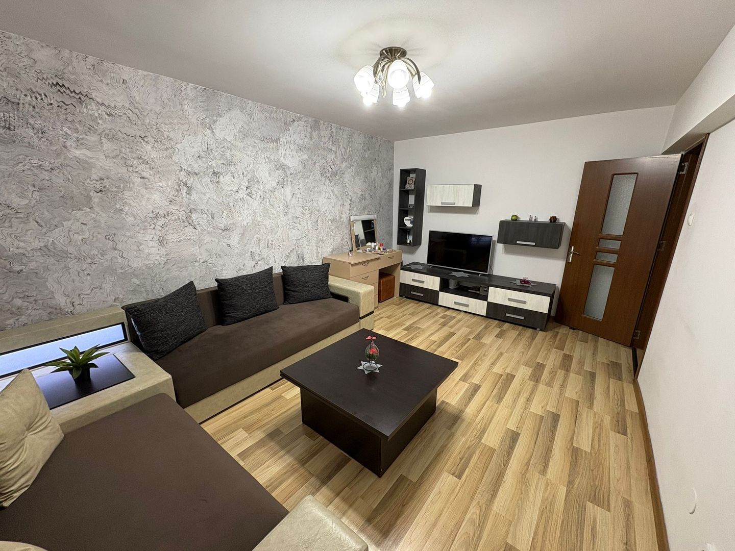 Apartament 3 camere – modern, complet mobilat, zona Exercitiu - Poză 1