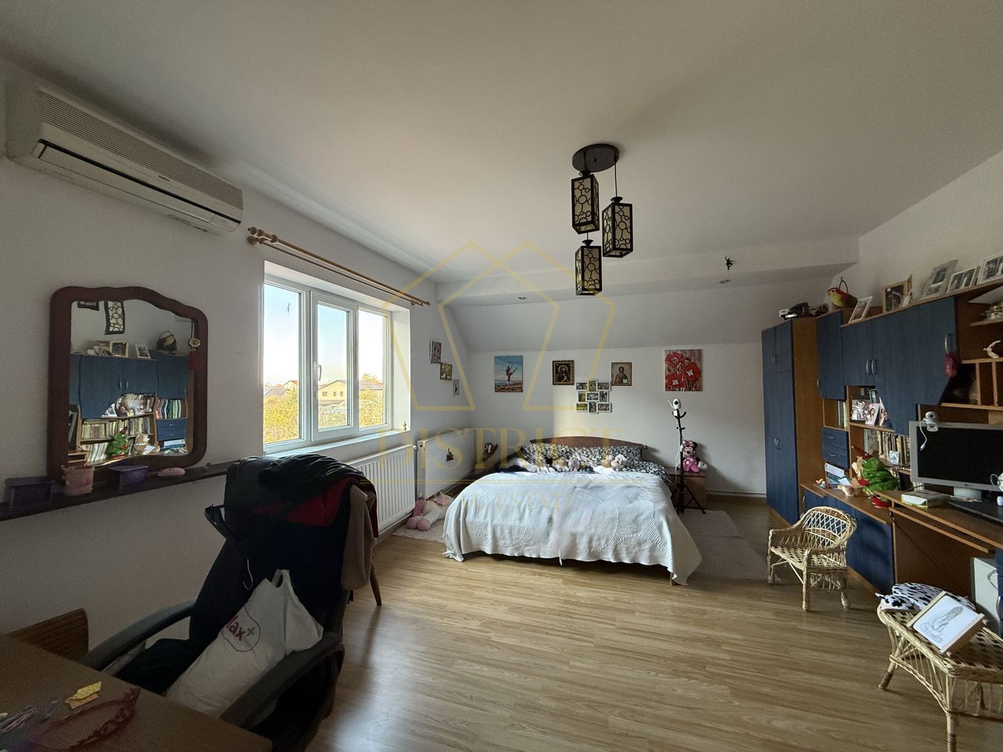 Duplex D+P+1E+M cu 7 camere | Utvin - Poză 11