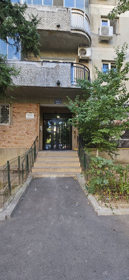 Apartament in Crângași - Poză 1