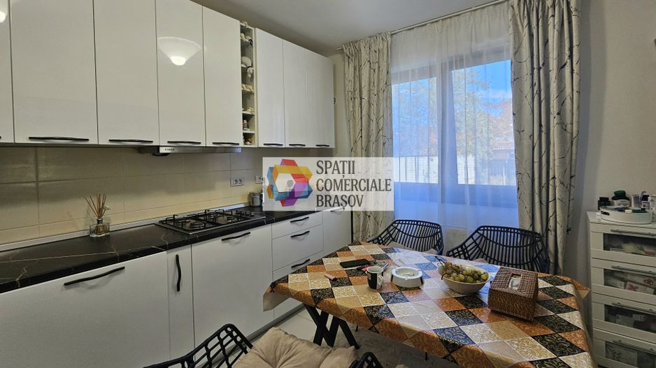 Casă individuala 5 camere de vânzare - zona Tractorul, Coresi - 270 mp - # plus - Poză 10