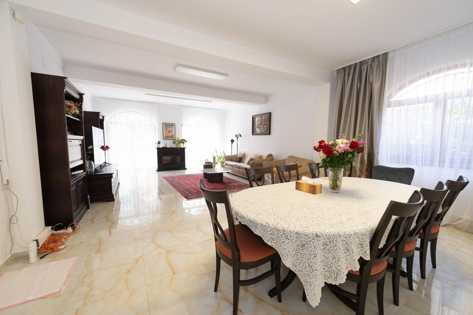 Apartament cu 4 camere 169mp, parter si teren 175mp, în zona Grivita - Poză 2