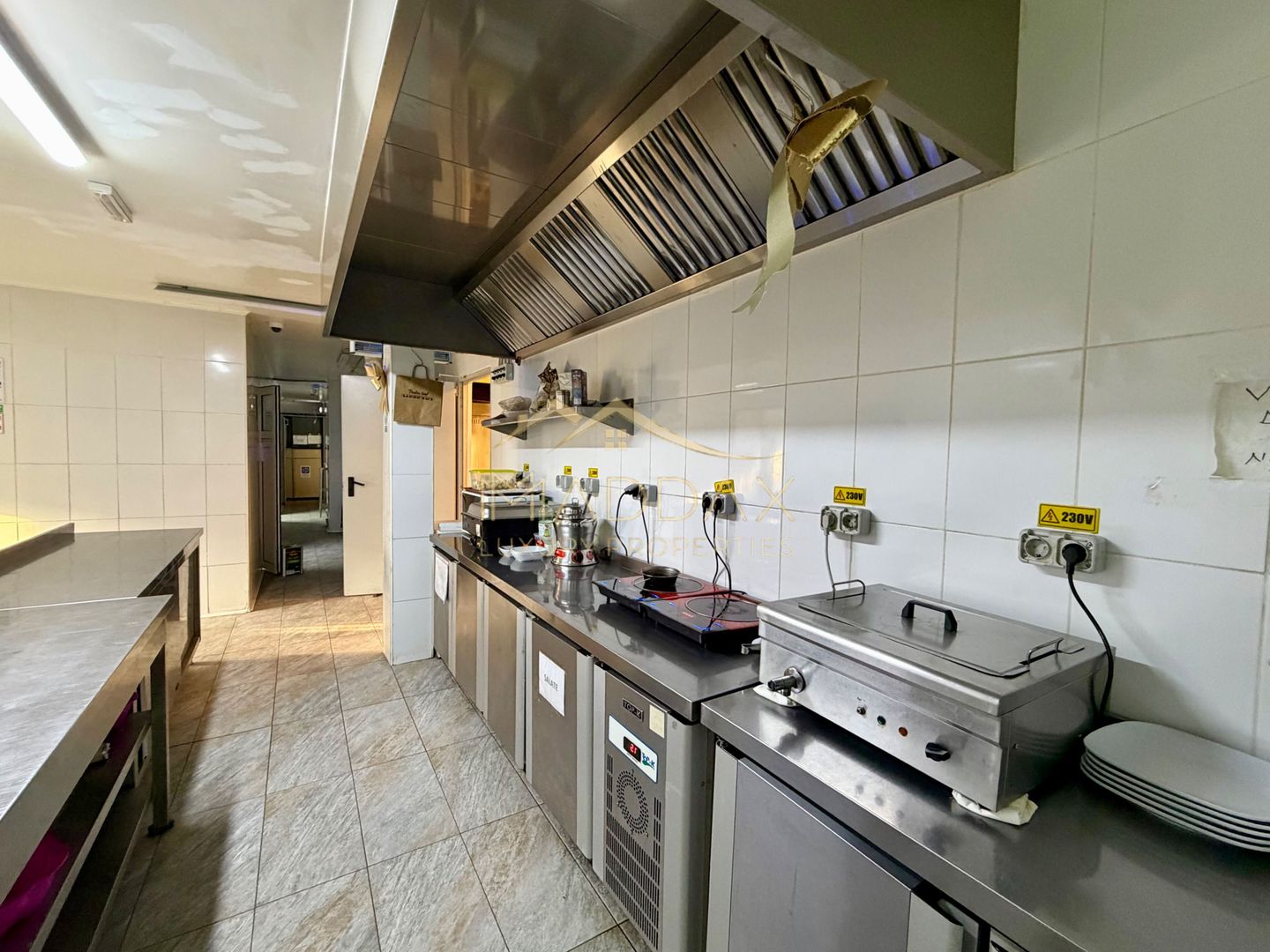 Spatiu Comercial  *731mp* / VAD stradal 31m / 19 locuri de parcare // Unirii - Poză 26