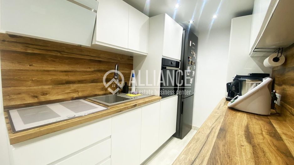 Valu lui Traian (COD 07) Casă  3 camere cu teren  de 930 mp - Poză 1