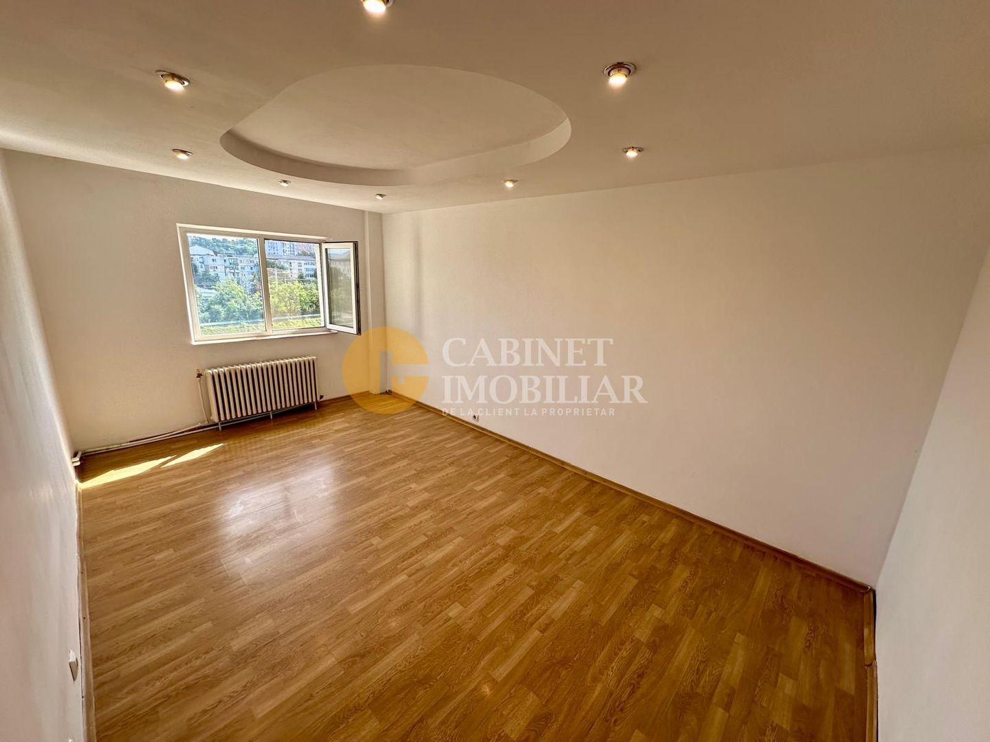 2 Camere Decomandat - Zona Alexandru Cel Bun - Bloc din 1983 - Poză 1