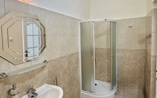 Birou renovat situat in Piata Unirii - Tribunal - Poză 18