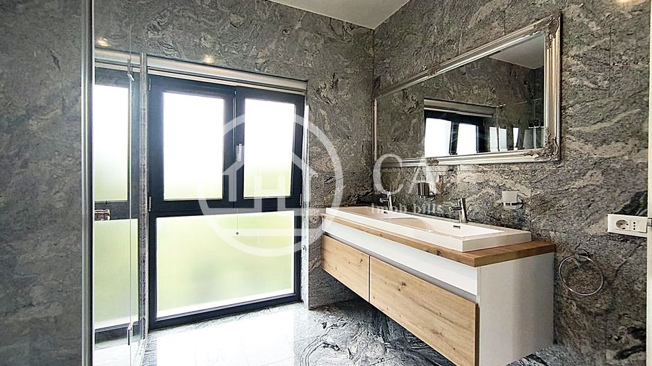 Apartament la casa de închiriat cu 3 camere în Cihei - Poză 16