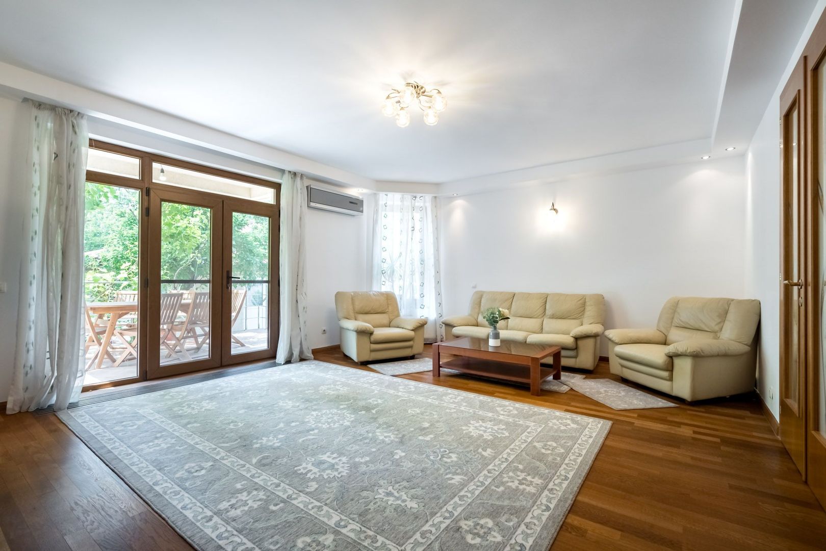 COMISION 0% - Baneasa/ Dobrogeanu Gherea-Garlei casa P+1+M 6 camere curte 550mp - Poză 4