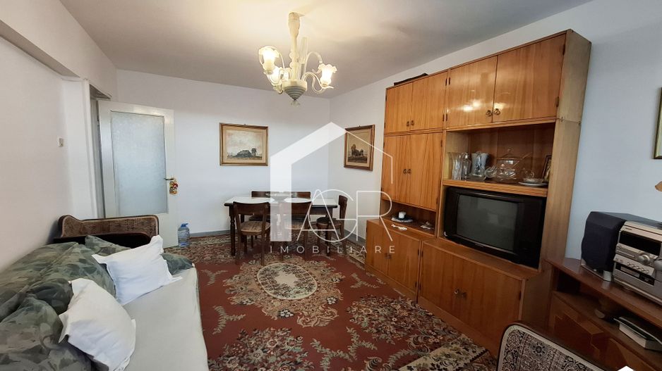 Apartament cu 2 camere, decomandat, confort 1, zona Republicii - Poză 2