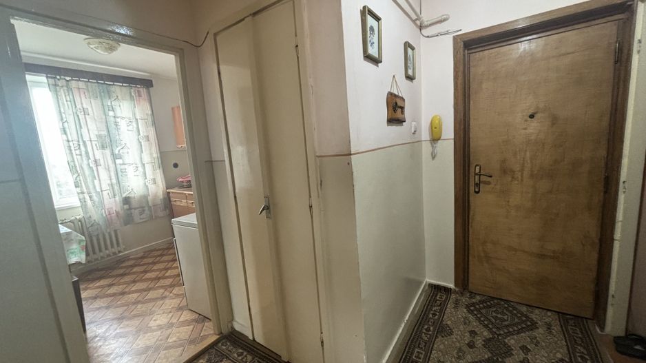 Decomandat in zona Dambovita - Poză 3