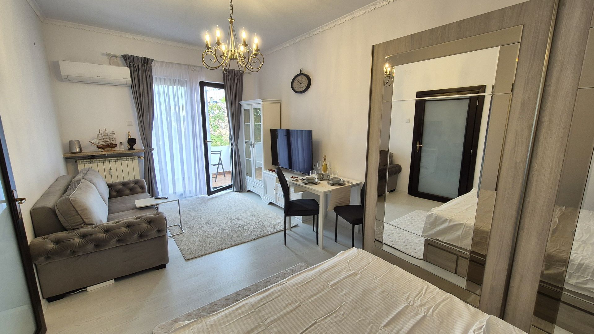 Garsonieră Modernă și Elegantă - Magheru - Romana - Poză 1