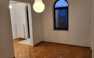 De inchiriat Apartament 5 camere - Poză 1