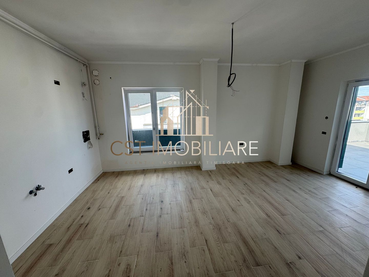 Apartament cu 4 camere / Terasa 30 mp - Poză 1