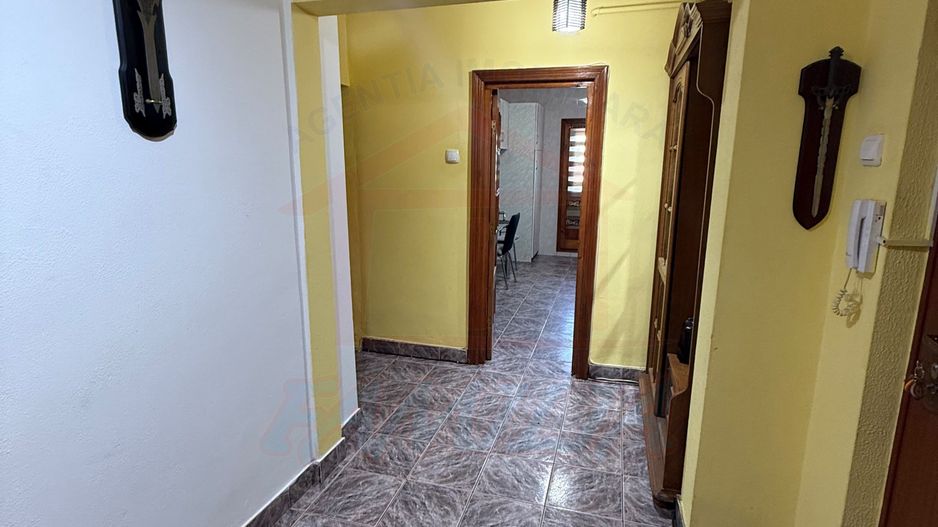APARTAMENT 3 CAMERE, I.C. FRIMU, 450 €/LUNĂ - Poză 13