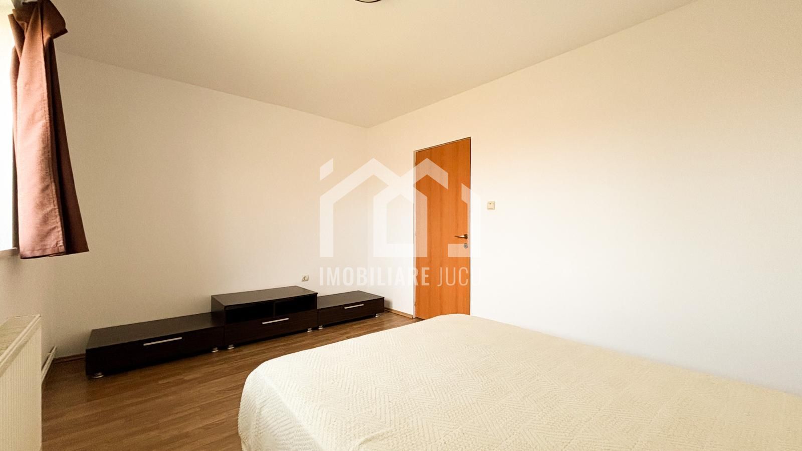 De Inchiriat Casa Individuala cu 3 camere, Garaj, Jucu de Mijloc - Poză 5