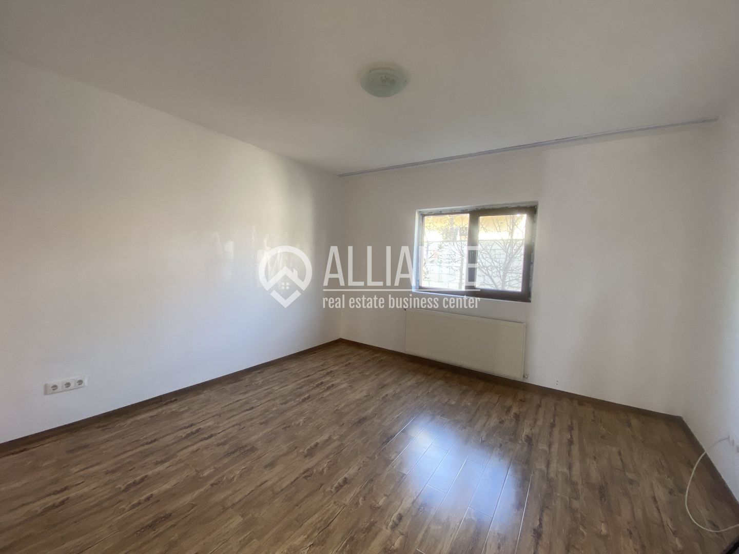 VALU LUI TRAIAN(COD 07) -Casa P+M 5 camere cu teren de 300 mp - Poză 13