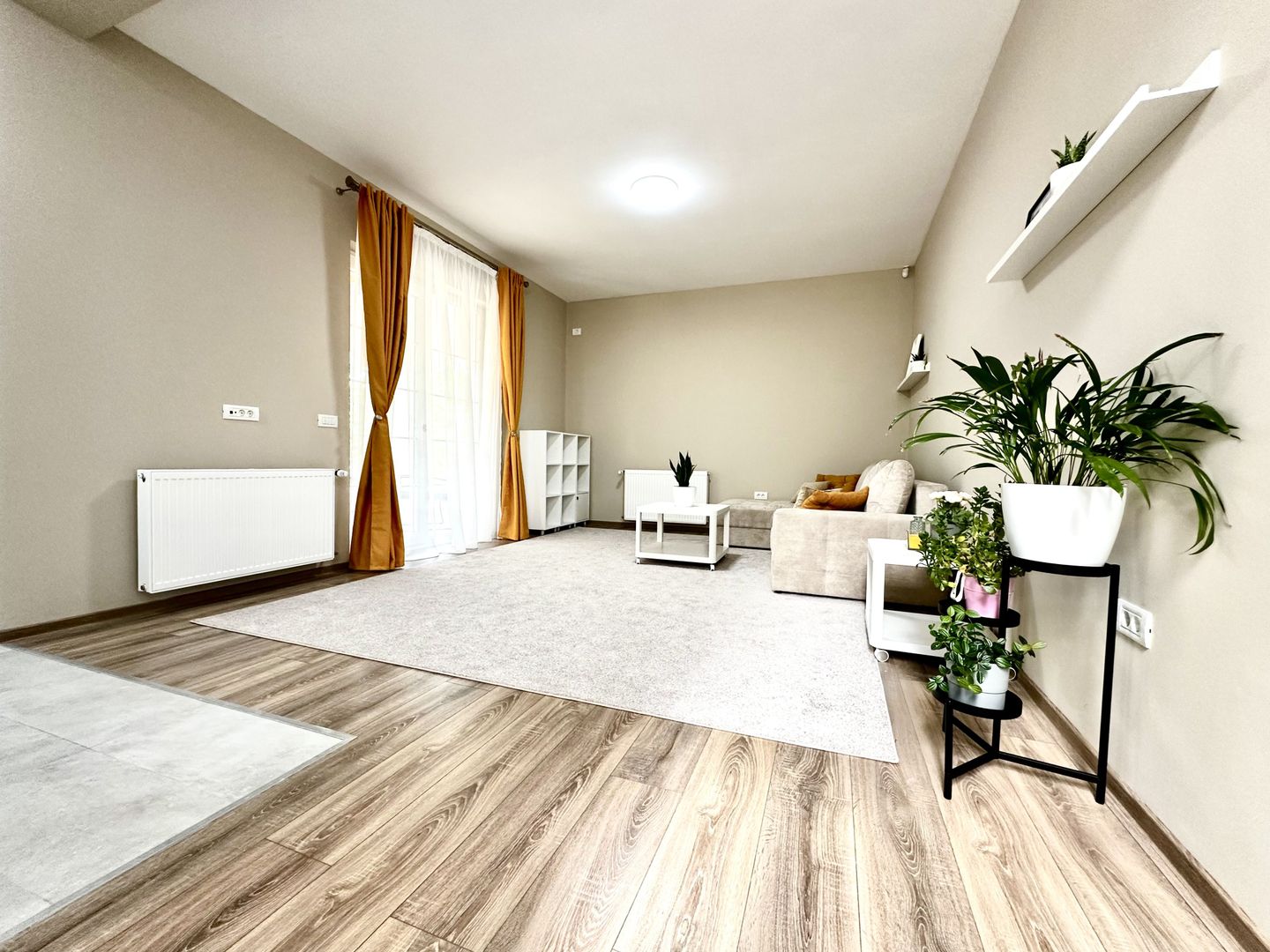 Casa cu 4 dormitoare de închiriat - Dumbravita - Poză 2