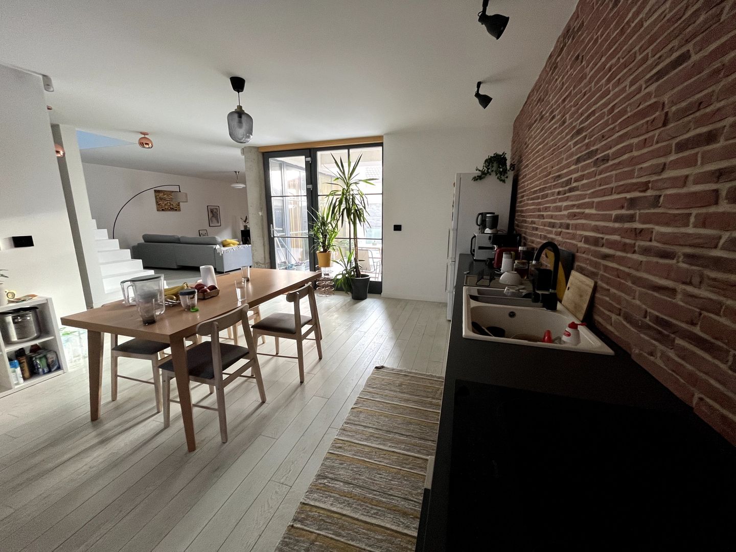 Locuinta spatioasa in triplex - Poză 28