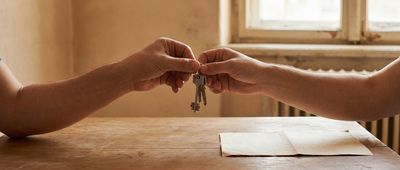 Garanția la chirie în Pitești: cât poate cere proprietarul și în cât timp trebuie să o dea înapoi