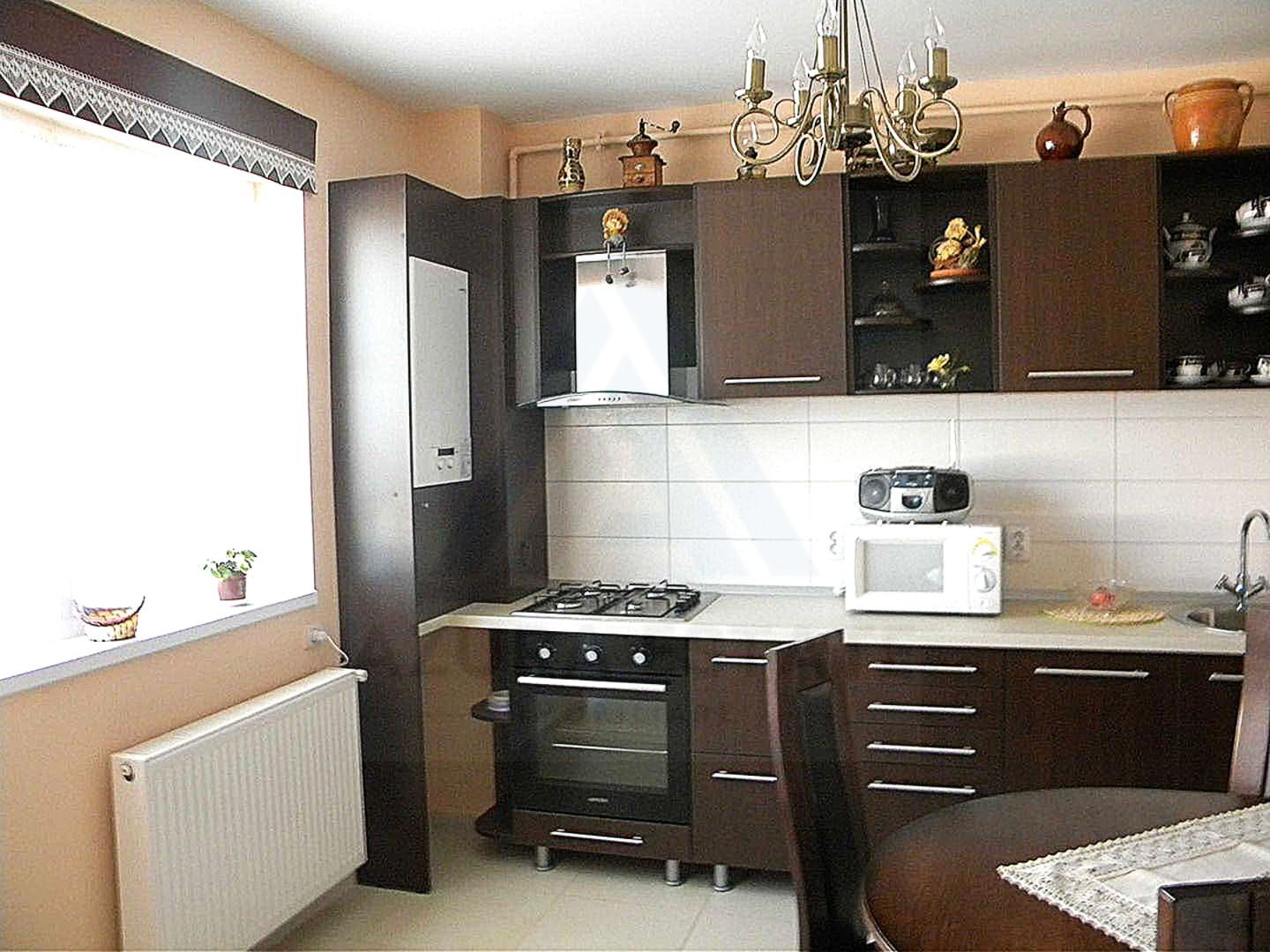 Apartament 4 camere 2 balcoane parcare privata zona Turnisor - Poză 1