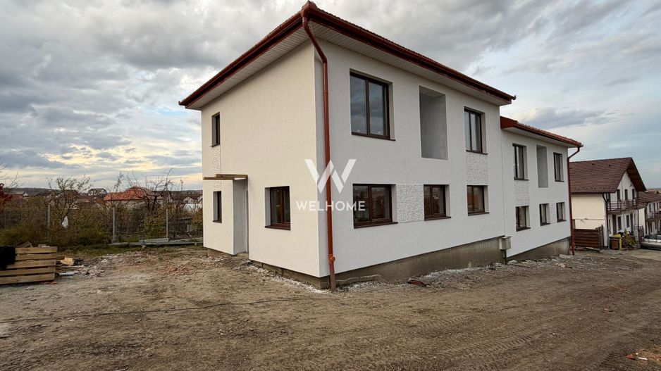 Casa MODERNA cu 300 mp in Sura Mica - Poză 1