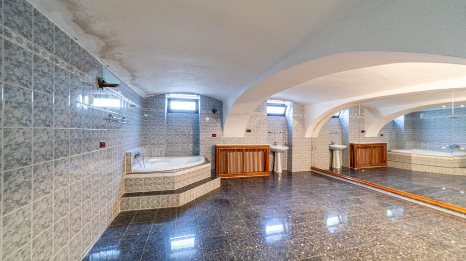 Apartament spațios cu 4 camere situat Ultracentral - Poză 8