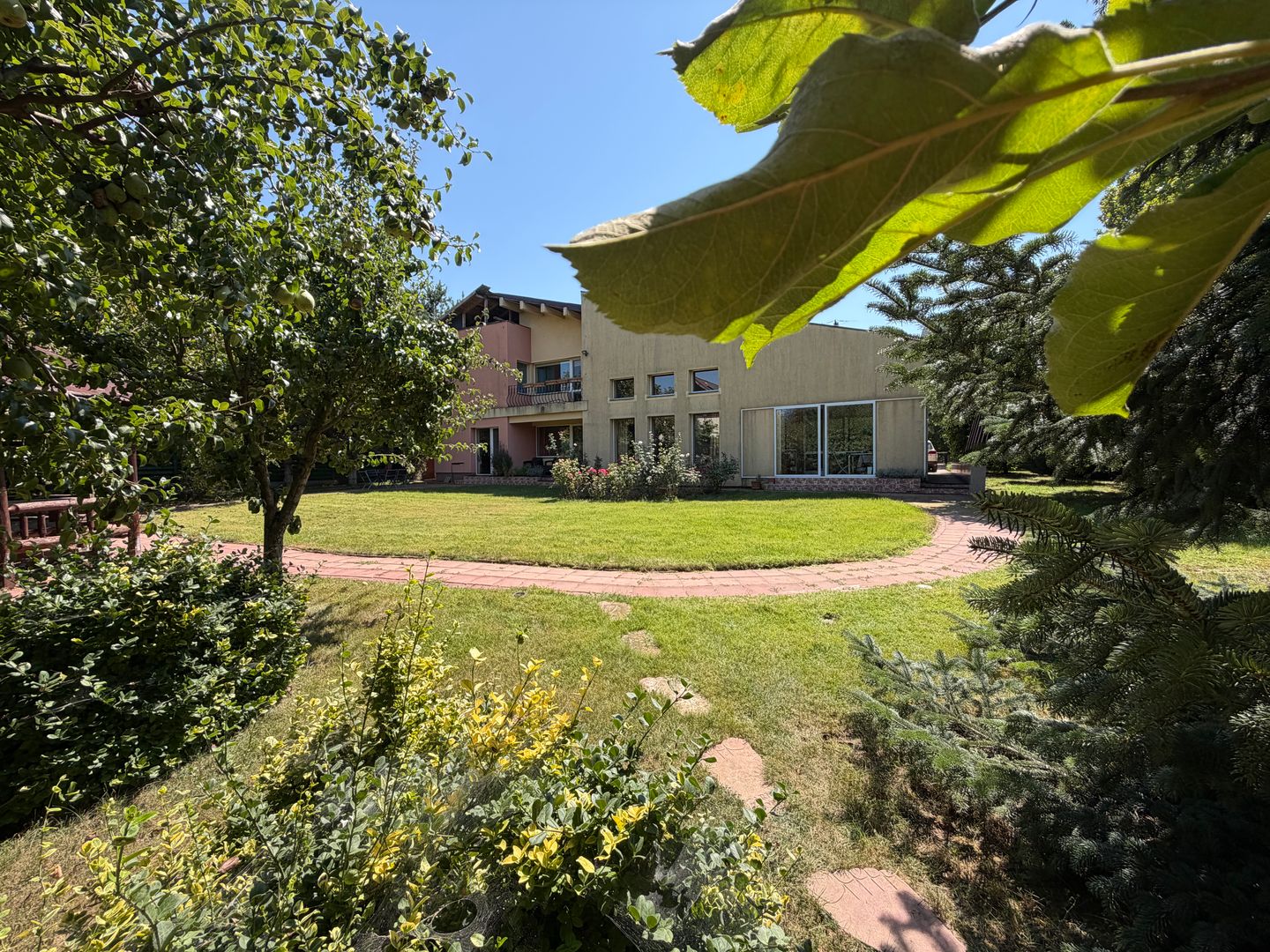 Vilă cu 2 locuințe independente — Corbeanca - Poză 3