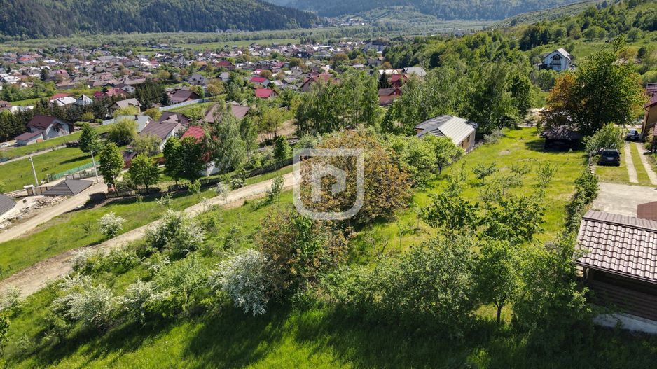 Casa bătrânească cu foișor și teren - Poză 7