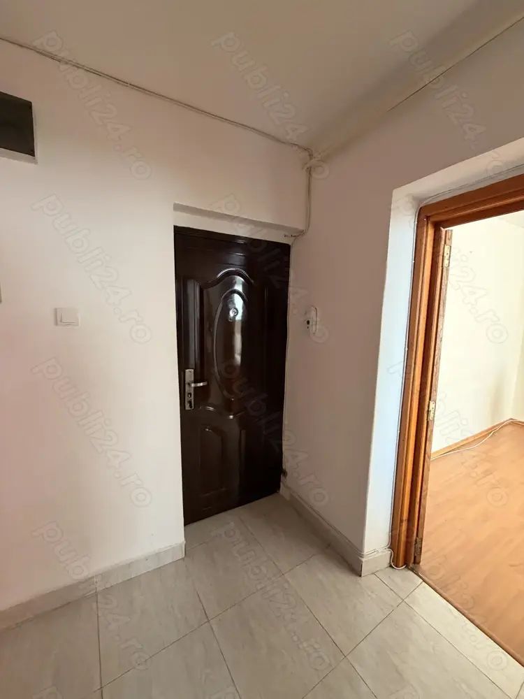 Apartament decomandat, 2 camere, etaj 6/8 – Micro 21, - Poză 1