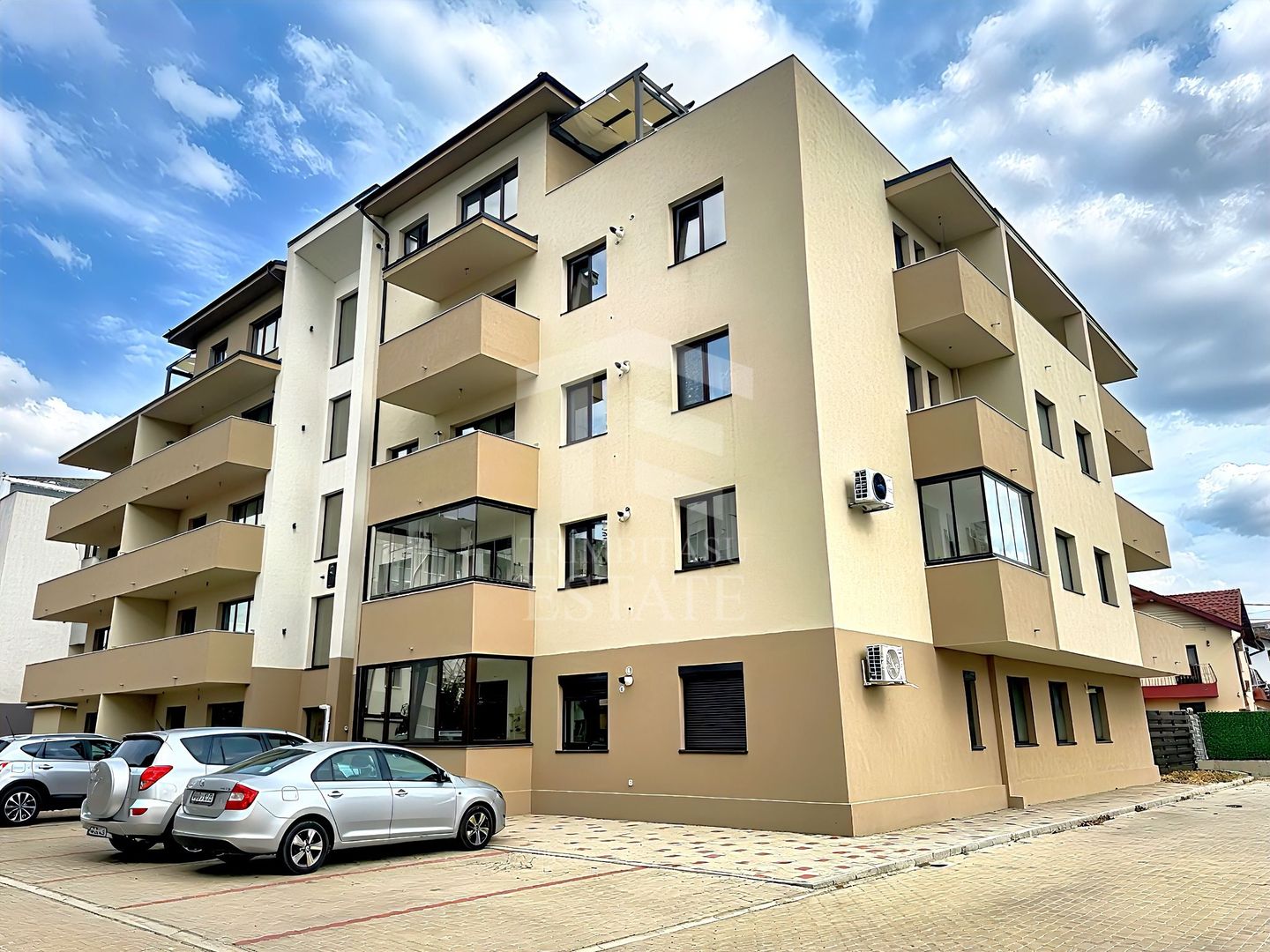 3 camere 88 mp 2 terase 2 băi 2 dressinguri etaj 3/4 lift Sos Cernica - Poză 1