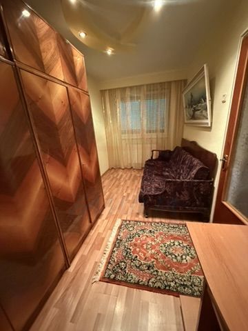 ✨De închiriat 3 camere, Micro 14, 300 Euro/luna - Poză 8