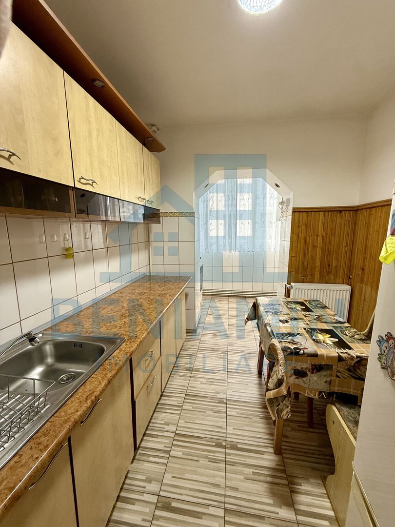 2 camere - etaj 1 - 50 mp - centrala proprie - 1981 - Florilor - Poză 4