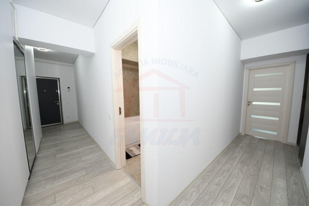 3 camere pe Faleza de inchiriat cu loc de parcare - Poză 1