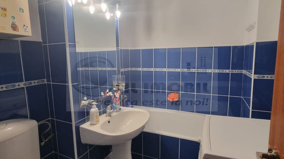 Ap. 3 camere decomandat, etaj intermediar, renovat si mobilat ! - Poză 7