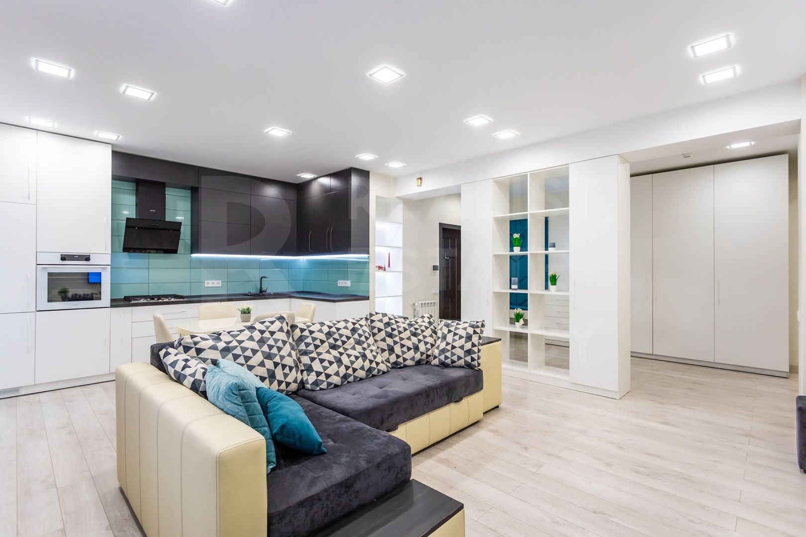 Vânzare, apartament, 3 camere str. Mihail Sadoveanu, Ciocana - Poză 2