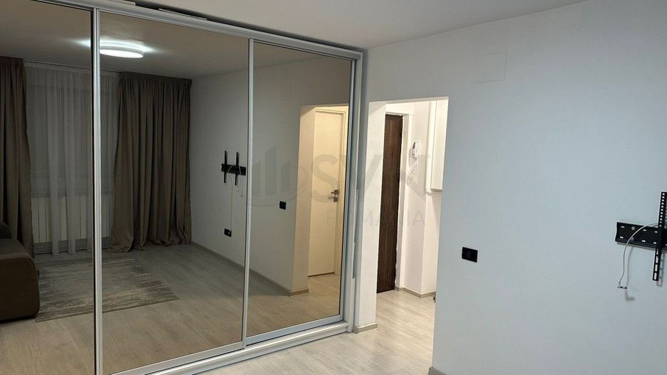 REA1027688 Apartament 2 camere de vanzare renovat si mobilat cu loc de parcare A - Poză 3