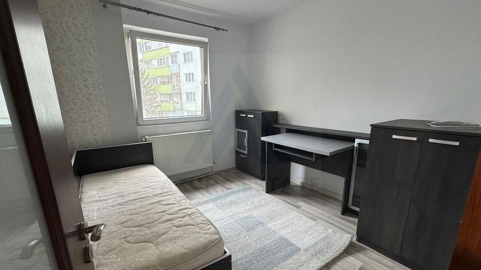 Apartament renovat 3 camere 2 dormitoare pivnita in zona Mihai Viteazu - Poză 6