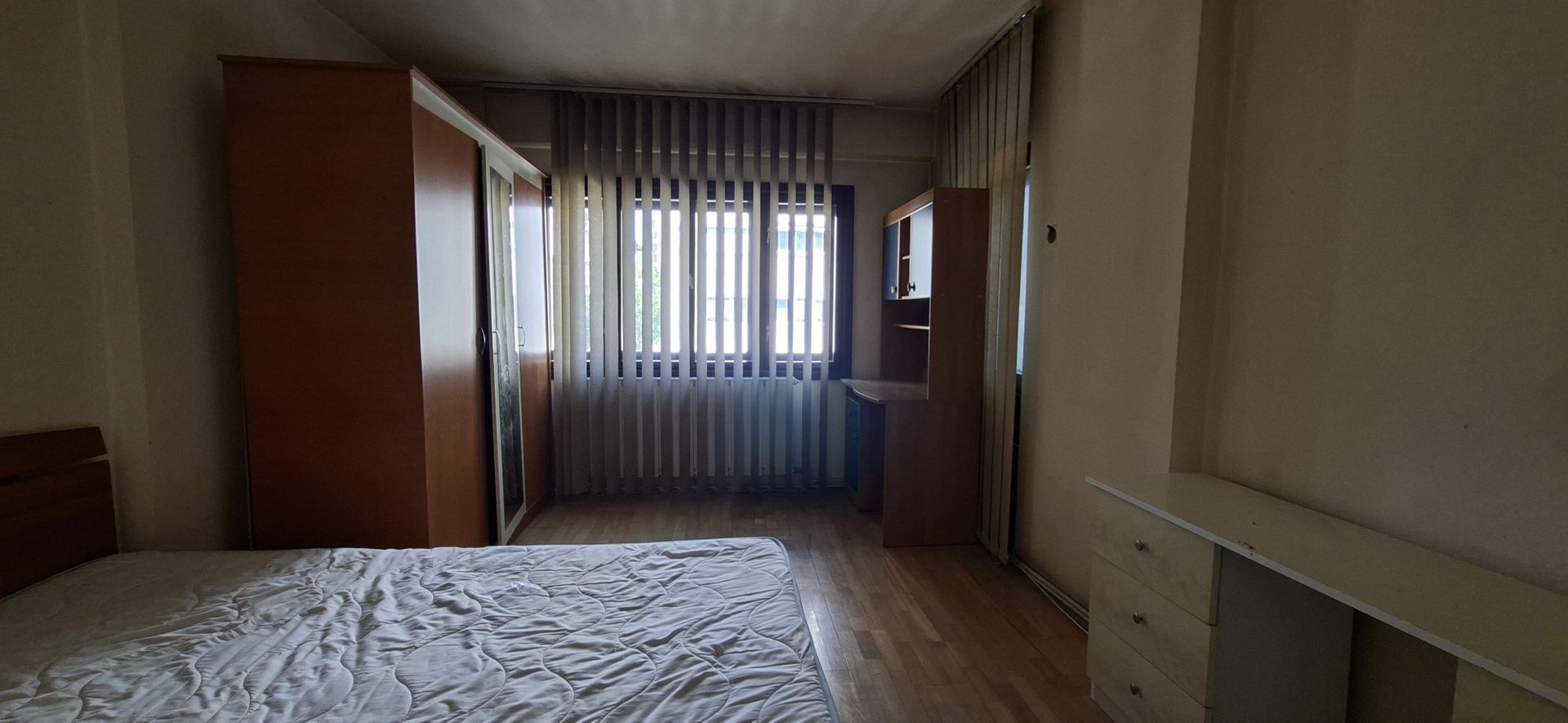 Apartament cu 3 camere - zona semicentrala - Poză 18