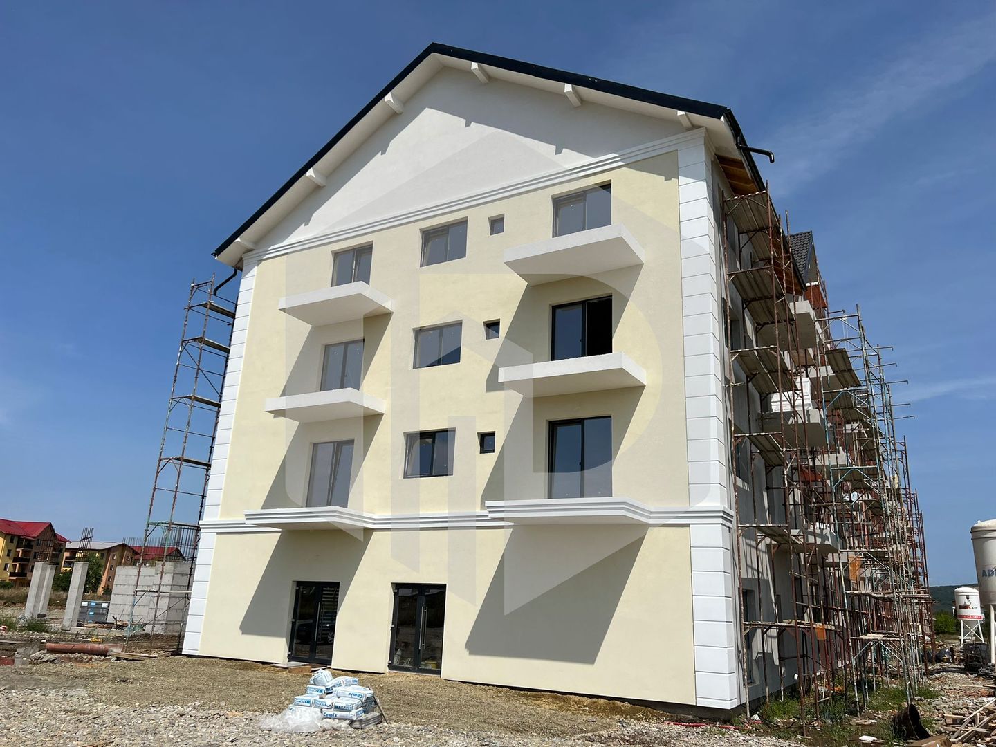 Pictor Brana | Etaj 1 | 3 Camere | 2 Bai | 3 balcoane+ boxa - Poză 9