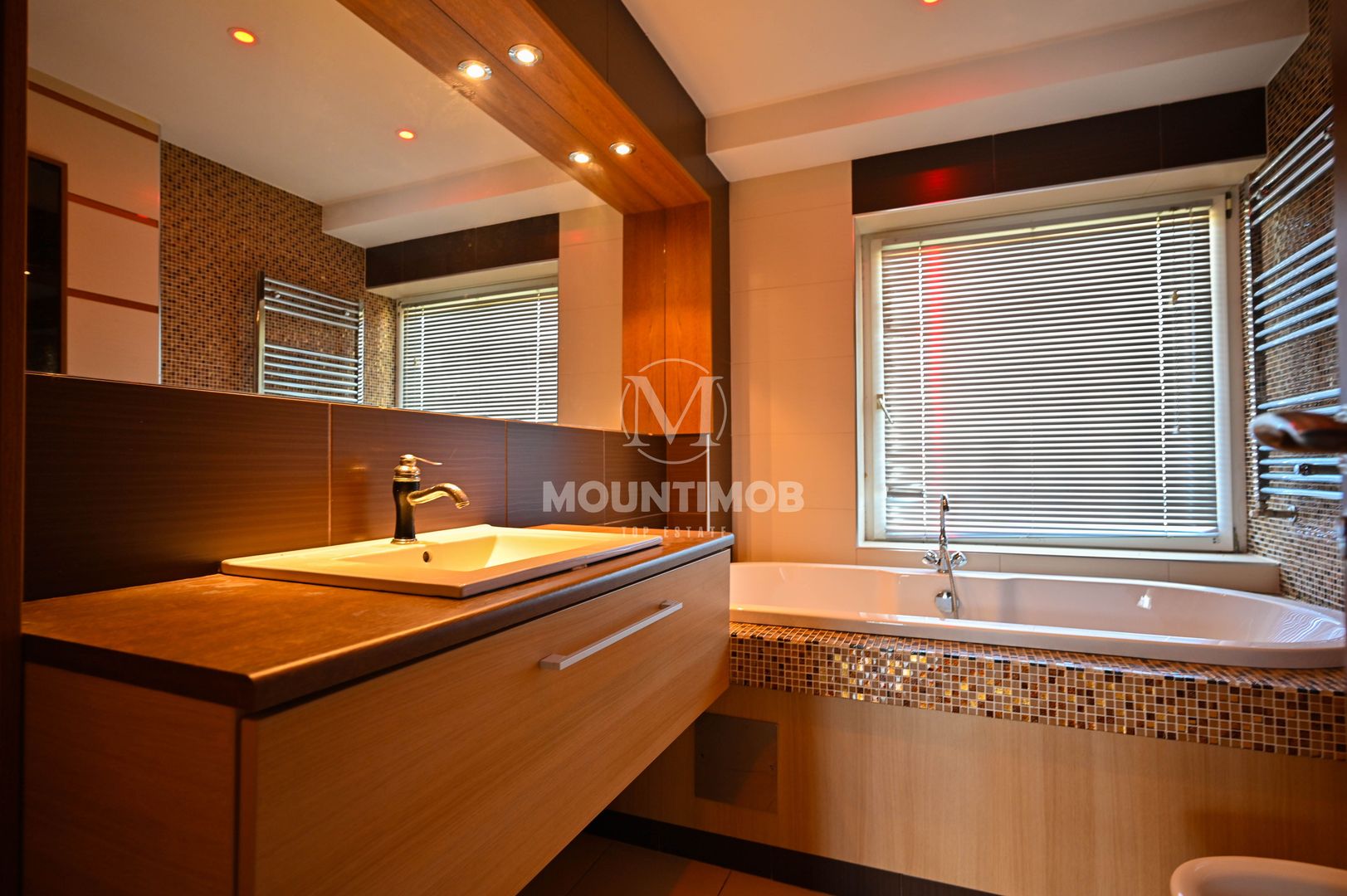 Oază de liniste cu potential comercial, vila moderna în Rasnov - Poză 14