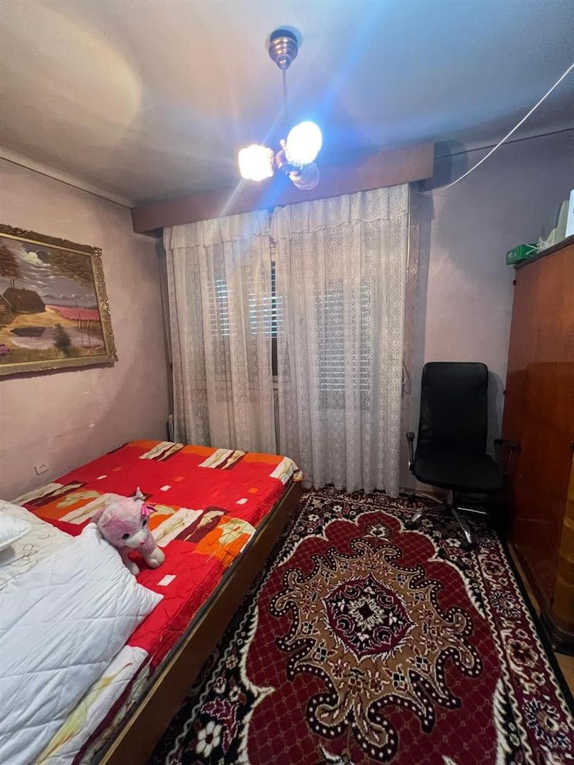 Duplex cu 5 camere in zona centrala - Poză 3
