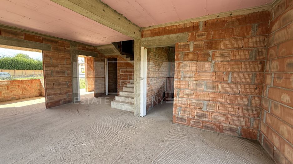 Casă de vânzare la roșu  | 220 mp | 1.200 mp teren - Poză 2