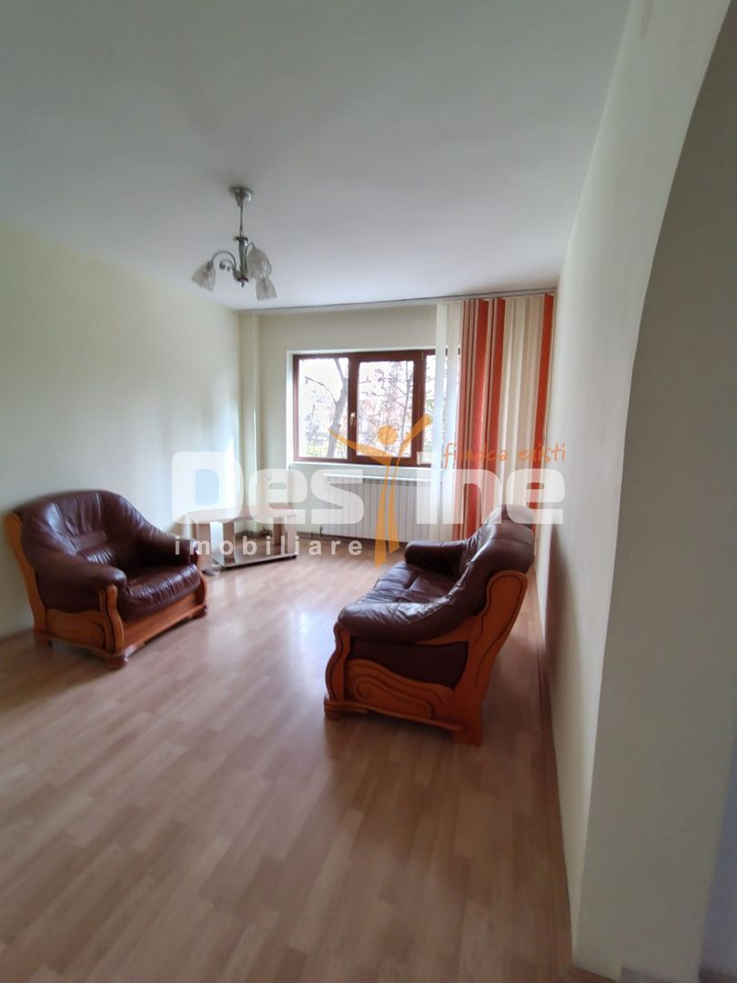 Apartament de vânzare, zona PODU ROȘ, 3 camere, semidecomandat, etaj 1 - Poză 3