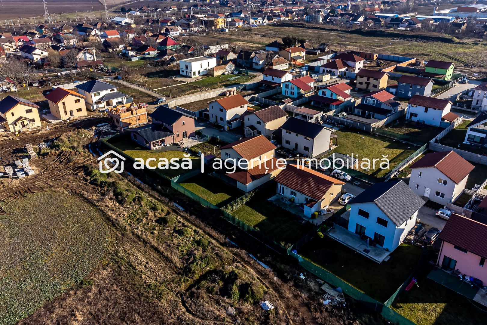 Casă cu mansardă, nouă, mobilată și utilată, în cartier Athena - Poză 14