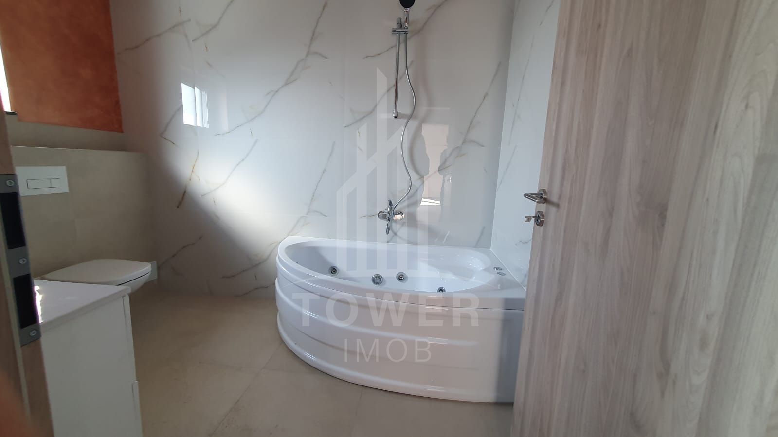 Apartament  4 camere de vanzare . - Poză 8