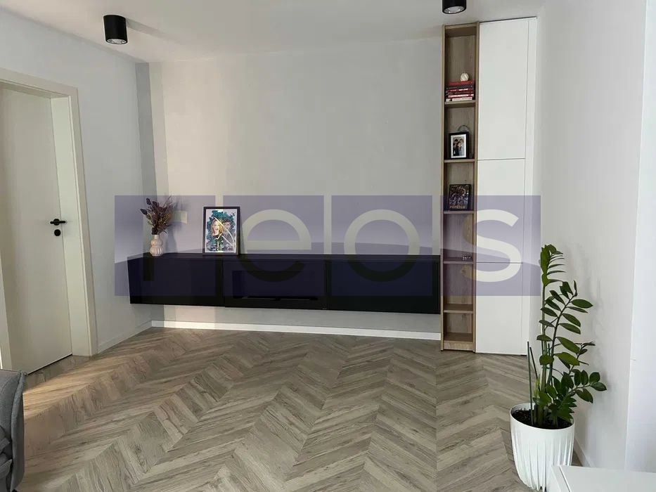 DE VANZARE APARTAMENT 4 CAMERE CALEA MOSILOR RECENT RENOVAT - Poză 3