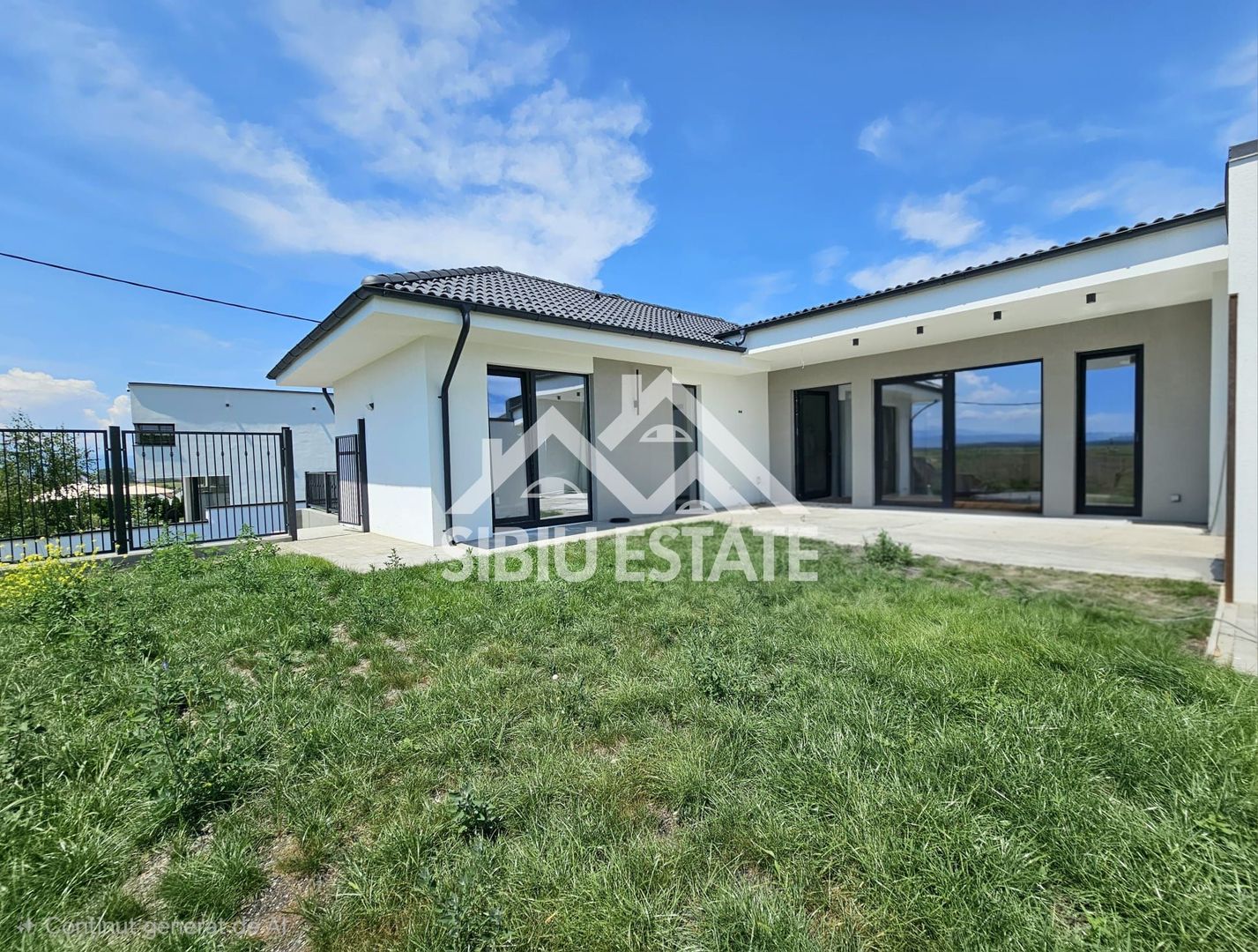 Casa pe parter, cu priveliste panoramica partial finisata - Poză 14