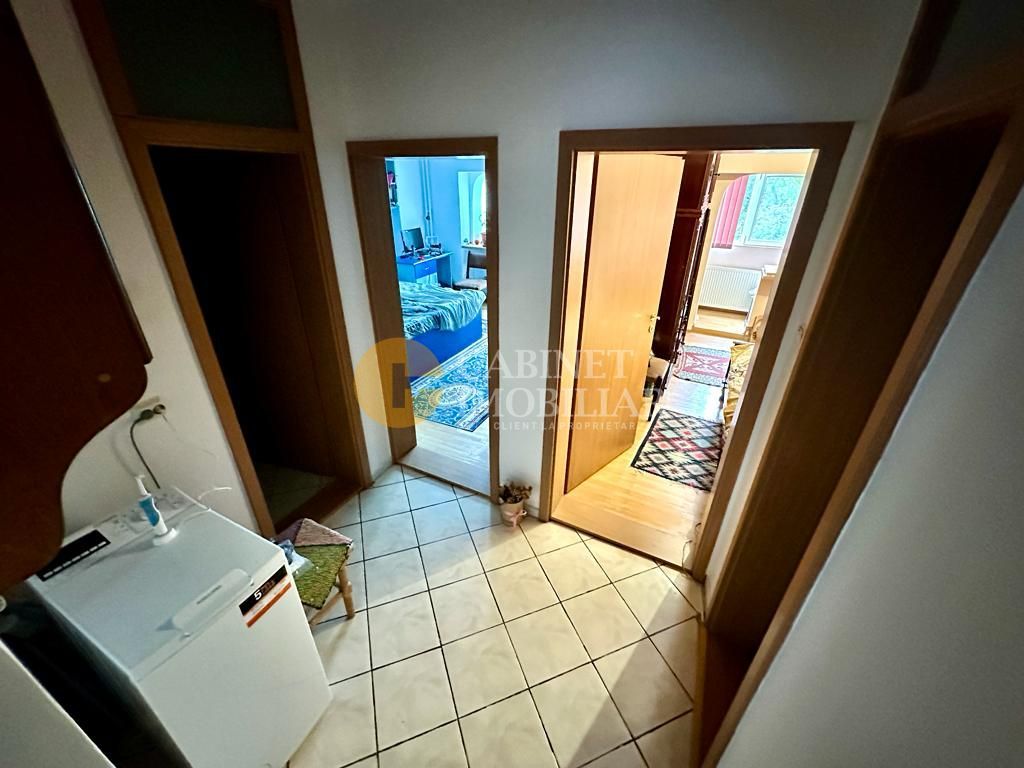 4 Camere Decomandat - Etaj 1 - Bloc din 1989 - Zona CUG - Poză 4